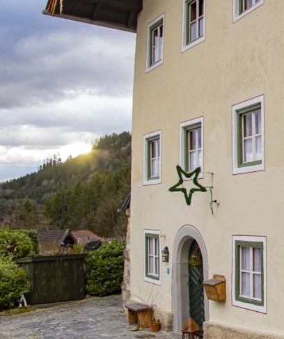 Historische Taverne Vachenlueg - Gästezimmer und Ferienwohnung - Anger im Berchtesgadener Land